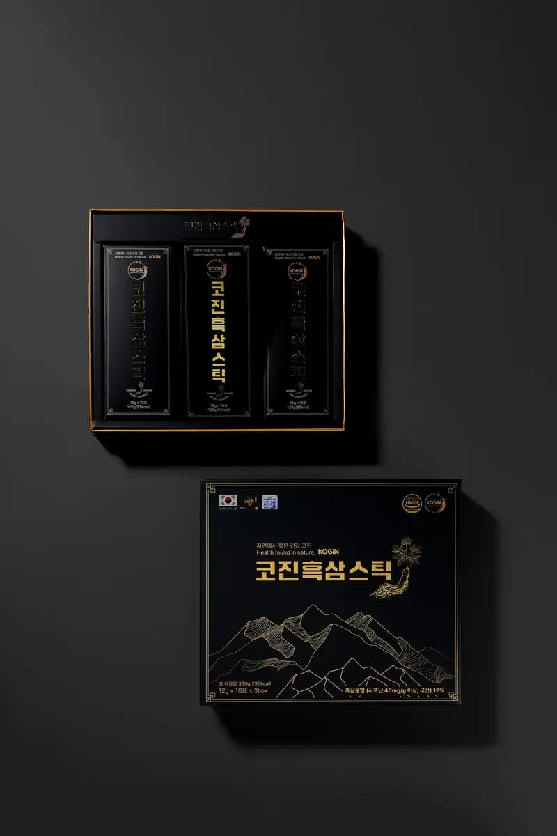펼쳐진 코진 흑삼스틱 선물세트